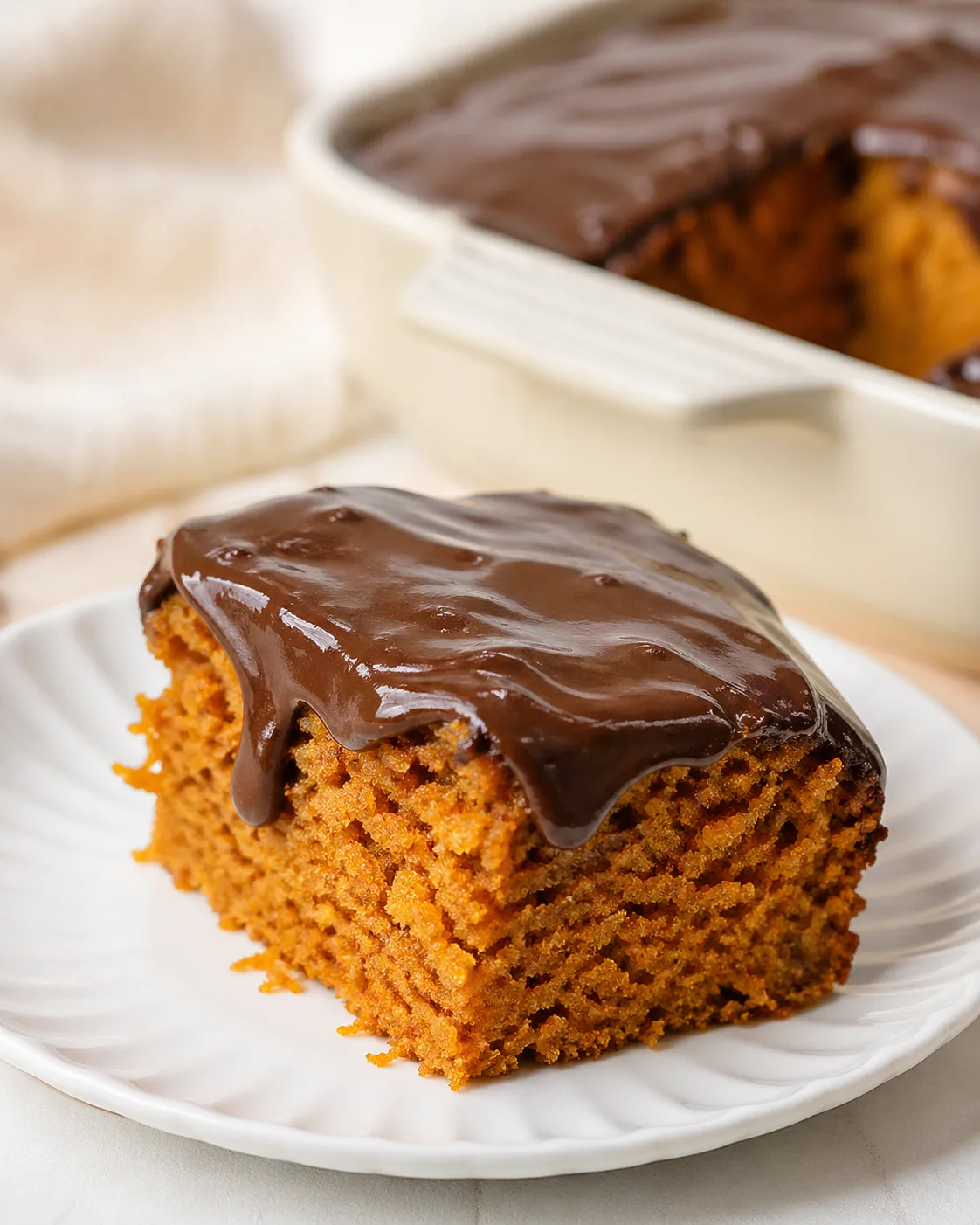 Bolo de cenoura com cobertura de chocolate zero açúcar